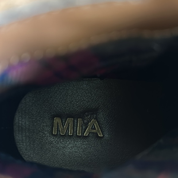 Mia Women's Chestnut Brown Jaimee Quilted Ankle Boots Size 5M - Picture 6 of 10